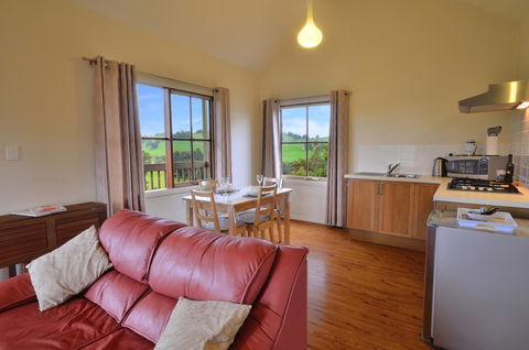 Balingup Highview Chalets - Accommodation Daintree 4