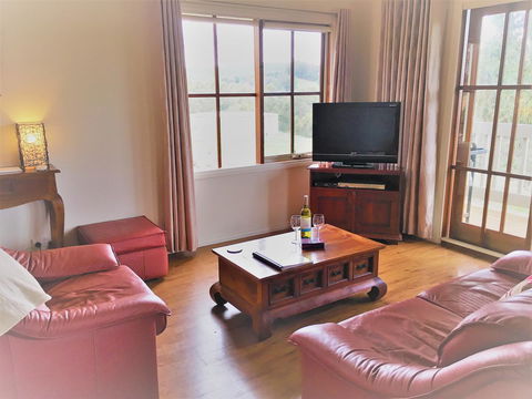 Balingup Highview Chalets - Accommodation Daintree 7