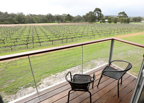 Lot113 Vineyard Accommodation - Accommodation Daintree 6