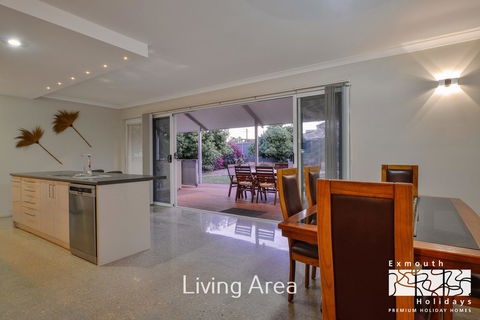 13 Learmonth Street - Close To Town Centre - Accommodation Daintree 5