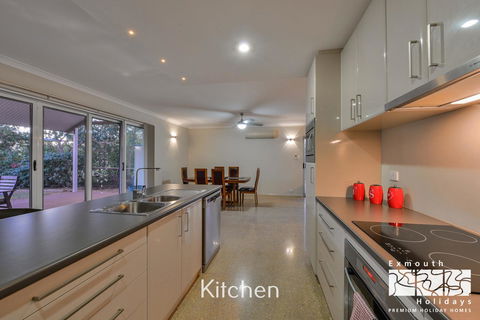 13 Learmonth Street - Close To Town Centre - Accommodation Daintree 4