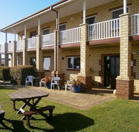 Baywatch Manor Augusta - Accommodation Daintree