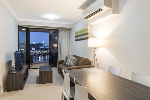 Dolphin Quay Apartments - Accommodation Daintree 19