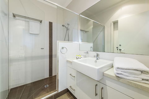 Dolphin Quay Apartments - Accommodation Daintree 42