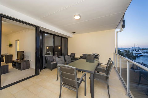 Dolphin Quay Apartments - Accommodation Daintree 24