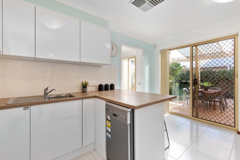Applecross Village Residence - Accommodation Daintree 14