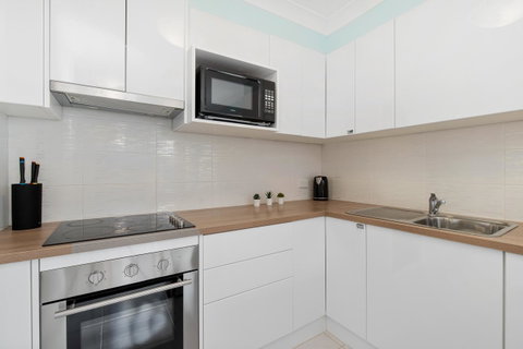 Applecross Village Residence - Accommodation Daintree 12