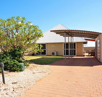 Osprey Holiday Village Unit 104 - Luxury spa bath with a view - Accommodation Daintree