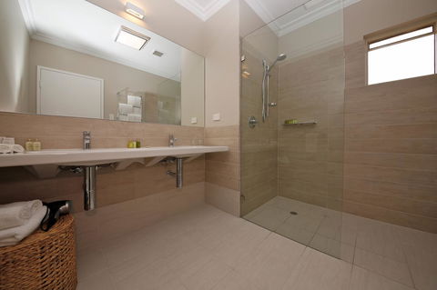 The Marina Hotel - Mindarie - Accommodation Daintree 15