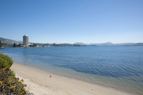 Sandy Bay Waterfront Home - Accommodation Daintree 0