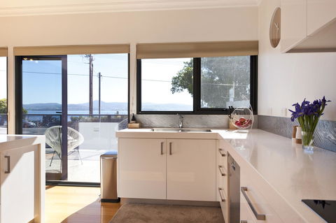 Sandy Bay Waterfront Home - Accommodation Daintree 13