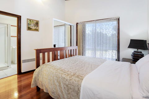 Harvey Farm Lodge - Accommodation Daintree 12
