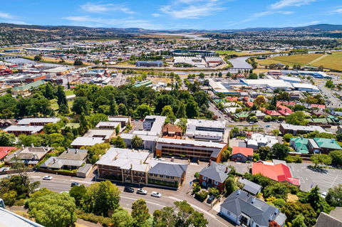 Coach House Launceston - Accommodation Daintree 28