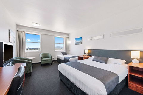 Coach House Launceston - Accommodation Daintree 4