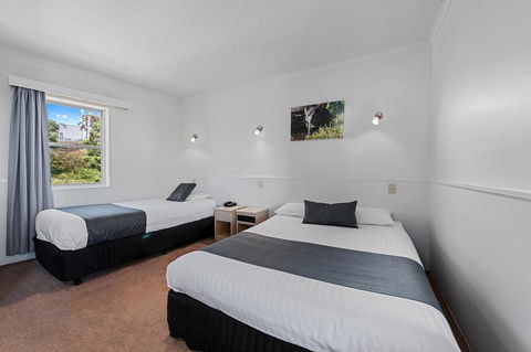 Coach House Launceston - Accommodation Daintree 10