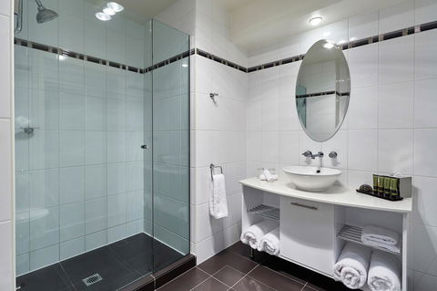 Peppers Seaport Hotel - Accommodation Daintree 8