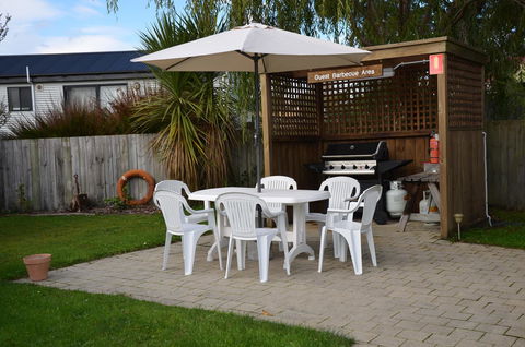 Castaway Holiday Apartments - Accommodation Daintree 13
