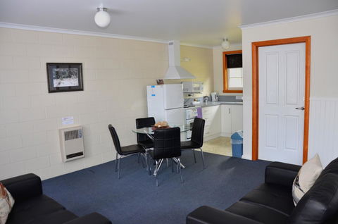Castaway Holiday Apartments - Accommodation Daintree 12
