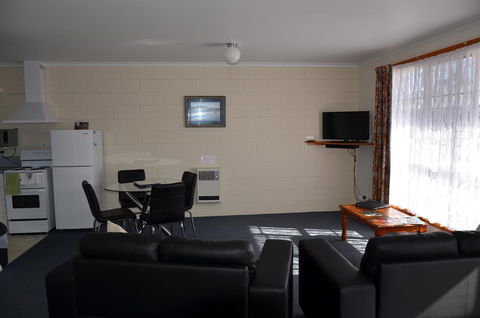 Castaway Holiday Apartments - Accommodation Daintree 14