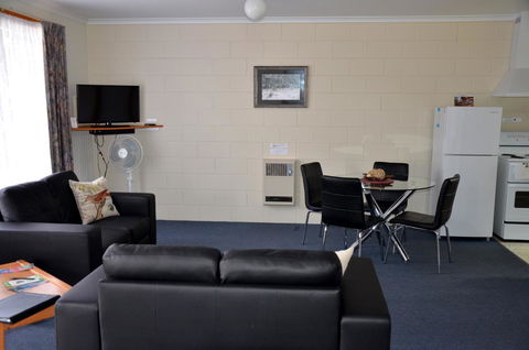 Castaway Holiday Apartments - Accommodation Daintree 21