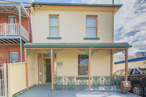 4 Bedroom House - Hobart CBD - Free Parking - Free WIFI - Accommodation Daintree 14