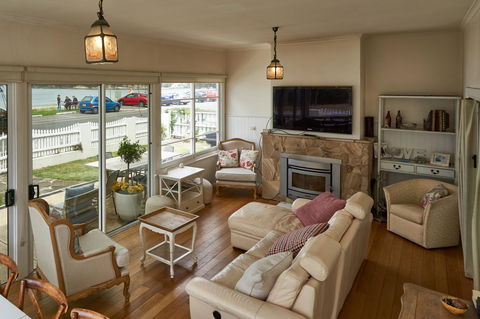 The Ultimate Beach House - Accommodation Daintree 3