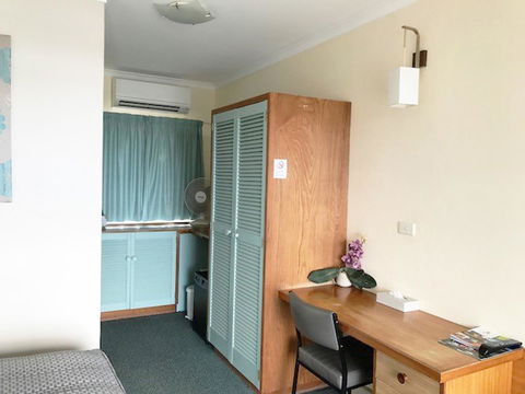 The Waterfront Wynyard - Accommodation Daintree 32