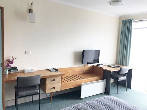 The Waterfront Wynyard - Accommodation Daintree 36