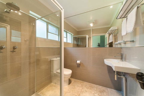 The Waterfront Wynyard - Accommodation Daintree 23