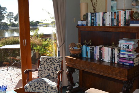 The Waterfront Wynyard - Accommodation Daintree 9