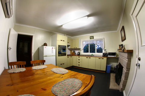 Maydena Chalet - Accommodation Daintree 9