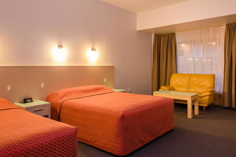 Mayfair Plaza Motel And Apartments - Accommodation Daintree 4
