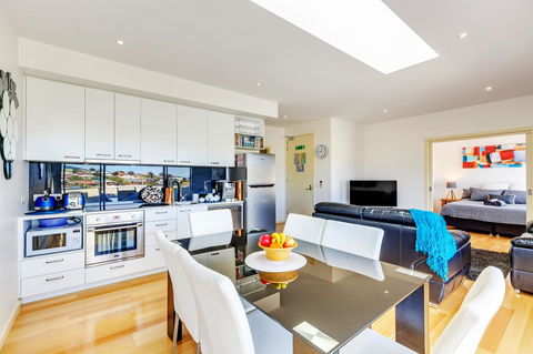 Bellerive Marina View Apartments NO 27 - Accommodation Daintree 0