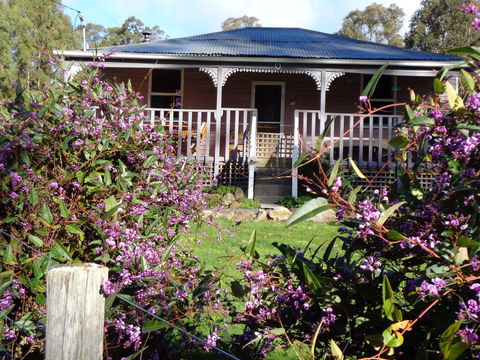 Post House Cottage - Accommodation Daintree 0