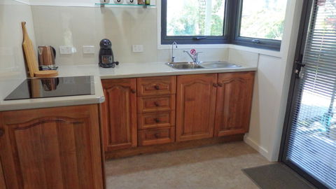 Karoola Cottage Self Contained - Accommodation Daintree 5
