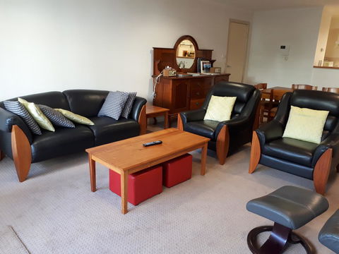 Jenatt Apartments Salamanca - Accommodation Daintree 8