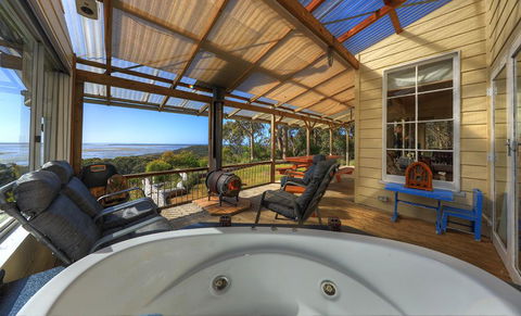 Island View Spa Cottage - Accommodation Daintree 5