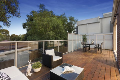 NEW Inner Melb Luxury Modern Grand Holiday House - Great Location, Wifi, Parking - Accommodation Daintree 2