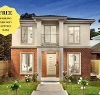 NEW Inner Melb Luxury Modern Grand Holiday House - Great Location Wifi Parking - Accommodation Daintree