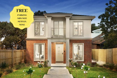 NEW Inner Melb Luxury Modern Grand Holiday House - Great Location, Wifi, Parking - Accommodation Daintree 0