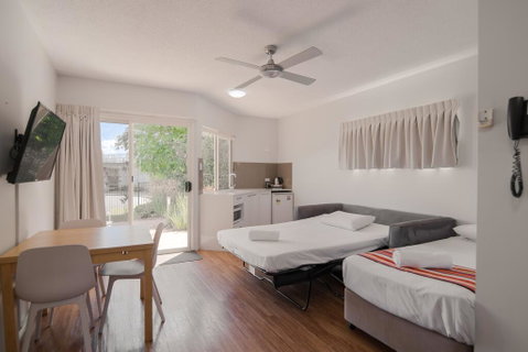 Noosa Sun Motel - Accommodation Daintree 2
