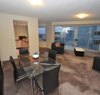 North Sydney Fully Self Contained Modern 2 Bed Apartment 2207BER - Accommodation Daintree