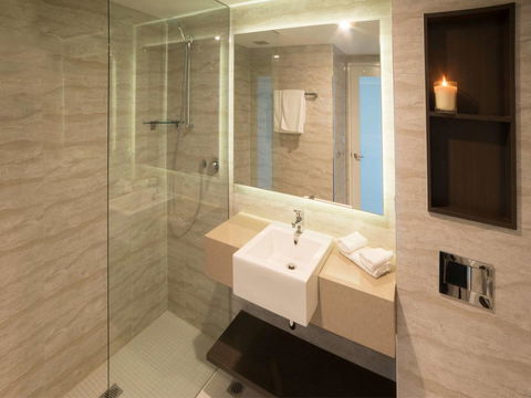 Novotel Wollongong Northbeach - Accommodation Daintree 2
