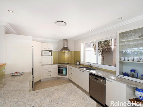 Ocean Breeze - 41 Kurrawyba Avenue, Terrigal - Accommodation Daintree 3