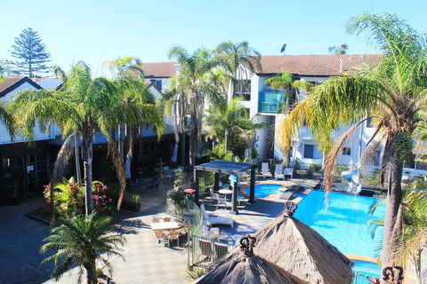 Oceanside Hawks Nest - Accommodation Daintree 1