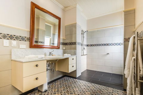 Old Bank Boutique Hotel - Accommodation Daintree 1