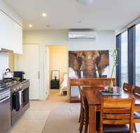 ON TOP OF THE WORLD - BEST VIEWS IN MELBOURNE  - Accommodation Daintree