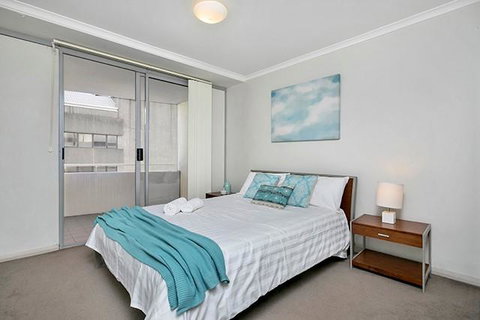 One Bedroom Apartment Atchison St(L1006) - Accommodation Daintree 2