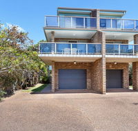 One Street from Main Beach - Accommodation Daintree