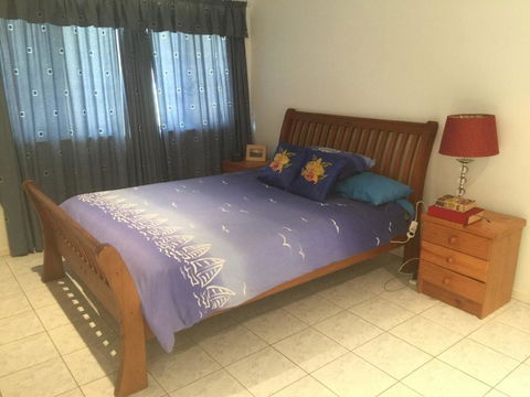 Orana Beach Holiday Home At Boat Habour - Accommodation Daintree 1